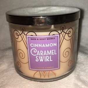 Cinnamon caramel swirl candle